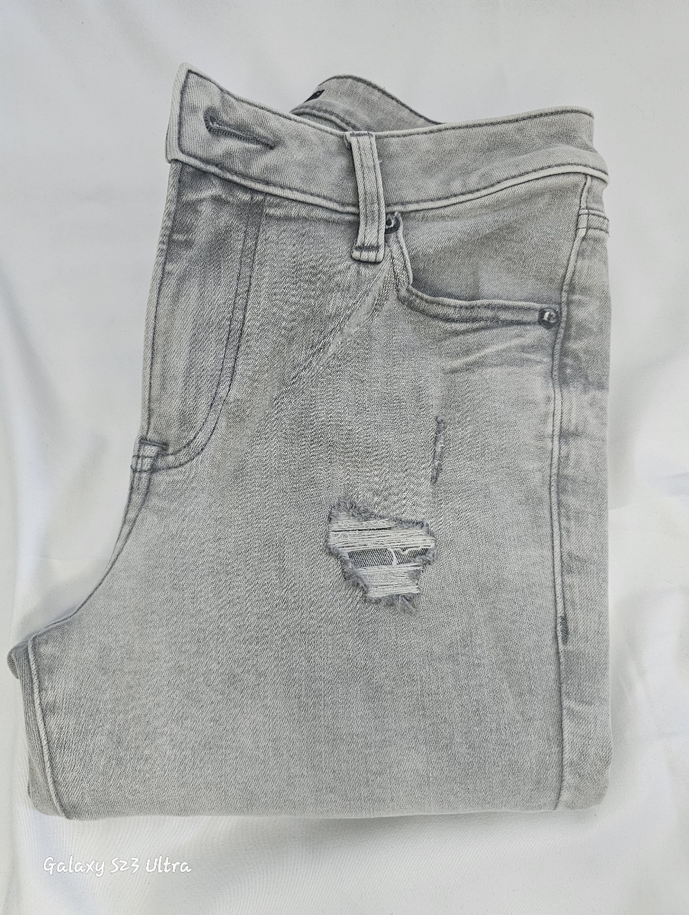 Express Women's Light Gray Skinny Jeans with Distressed Detail 28/32